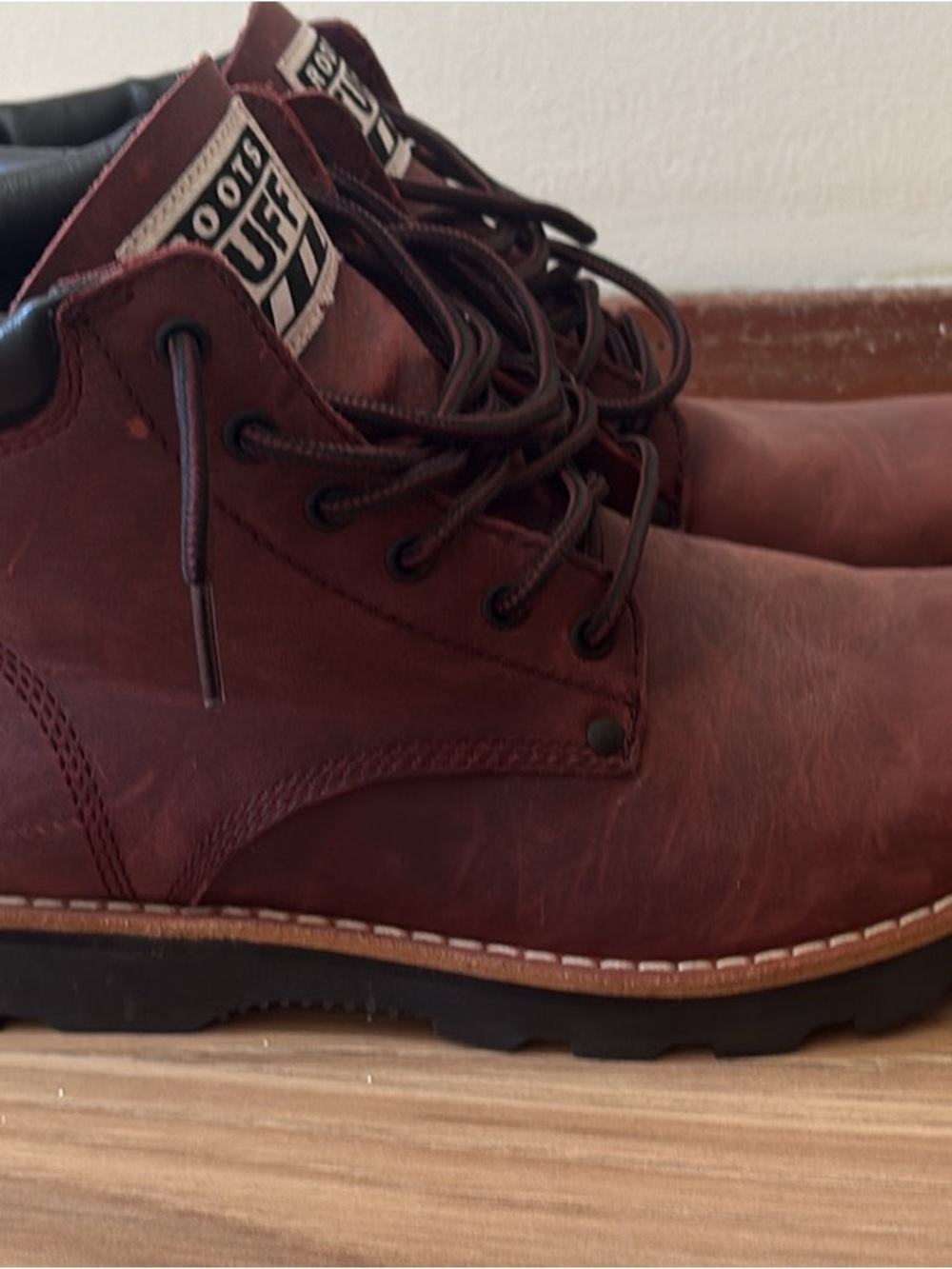 Roots Men's Burgundy Leather Chukka Boots